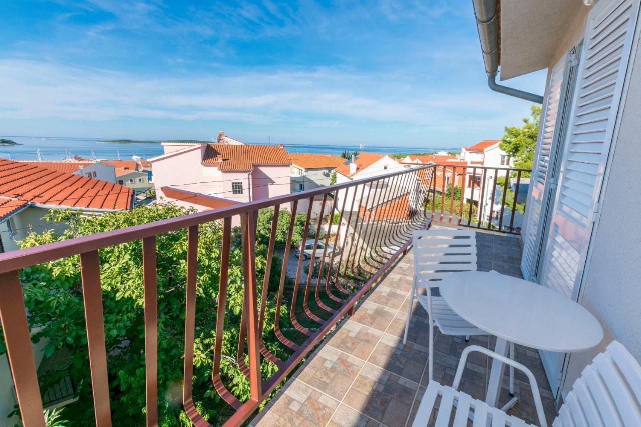 Apartments Matejka Primošten Exterior foto